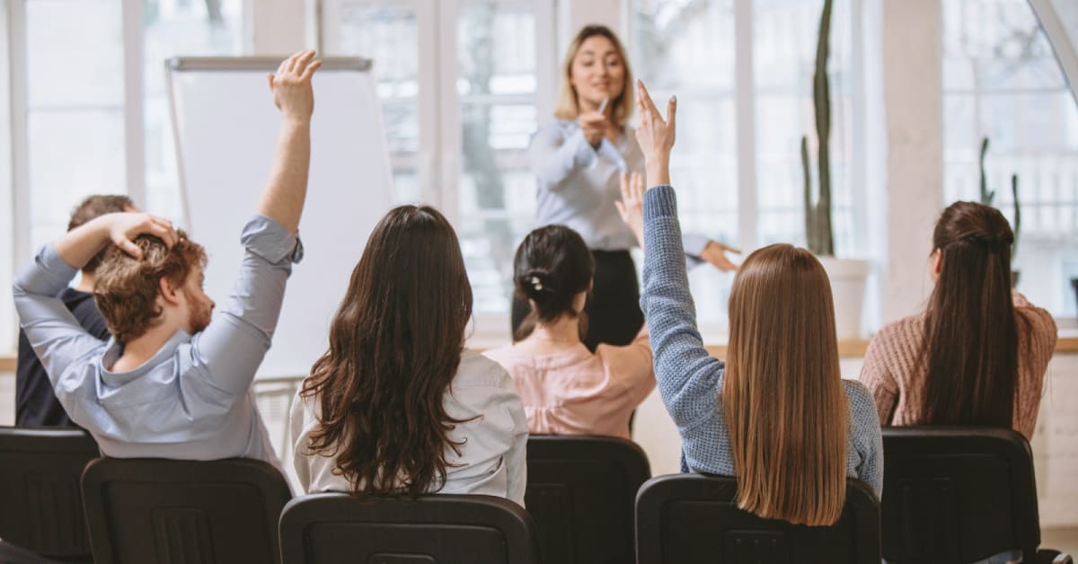 recrutamento-de-formadores-eleva-corporate-training